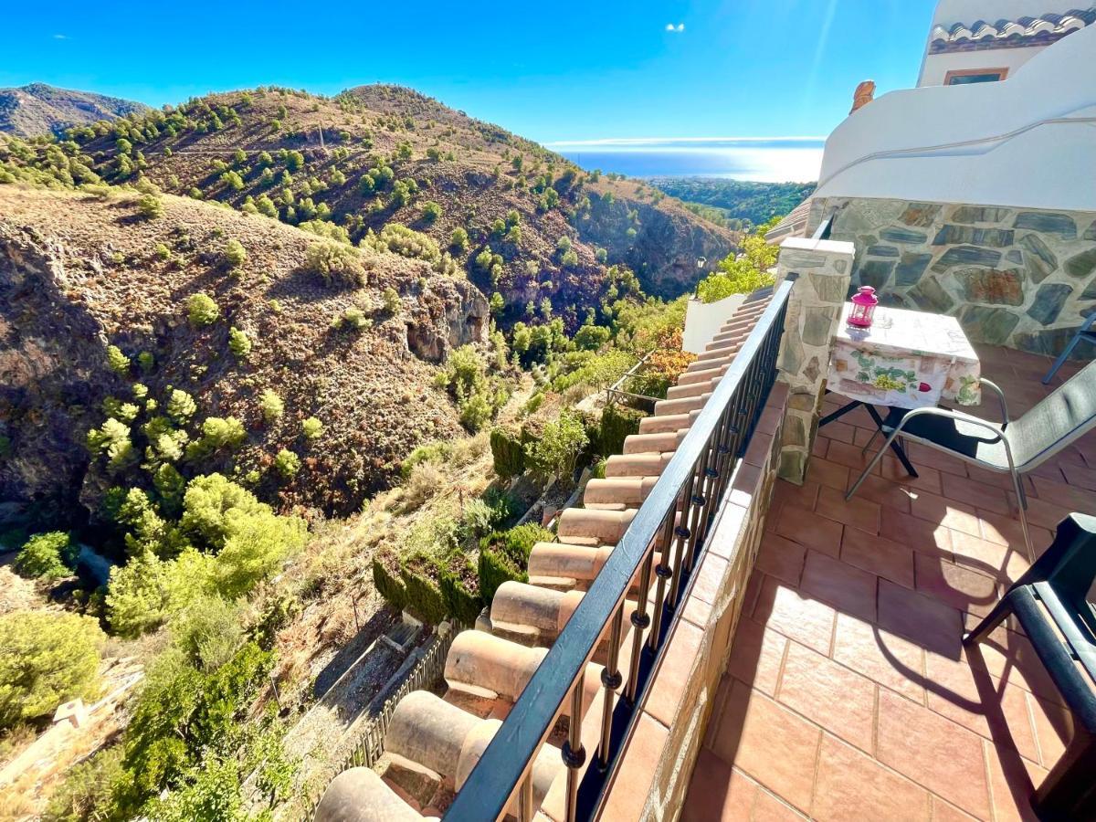 Apartamentos Axarquia 1, terraza privada con vistas a la montaña rio y al mar Frigiliana Exterior foto
