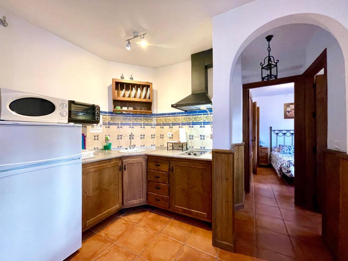 Apartamentos Axarquia 1, terraza privada con vistas a la montaña rio y al mar Frigiliana Exterior foto