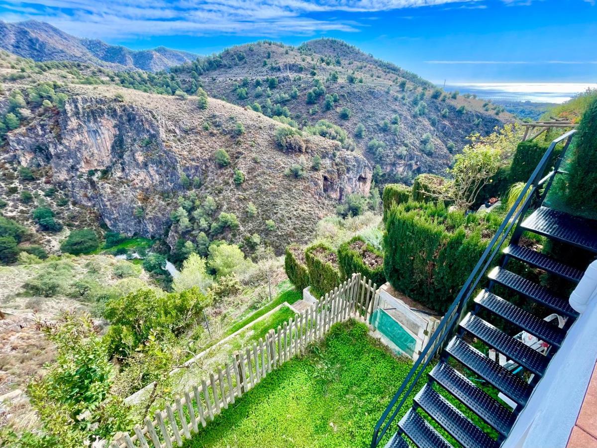 Apartamentos Axarquia 1, terraza privada con vistas a la montaña rio y al mar Frigiliana Exterior foto