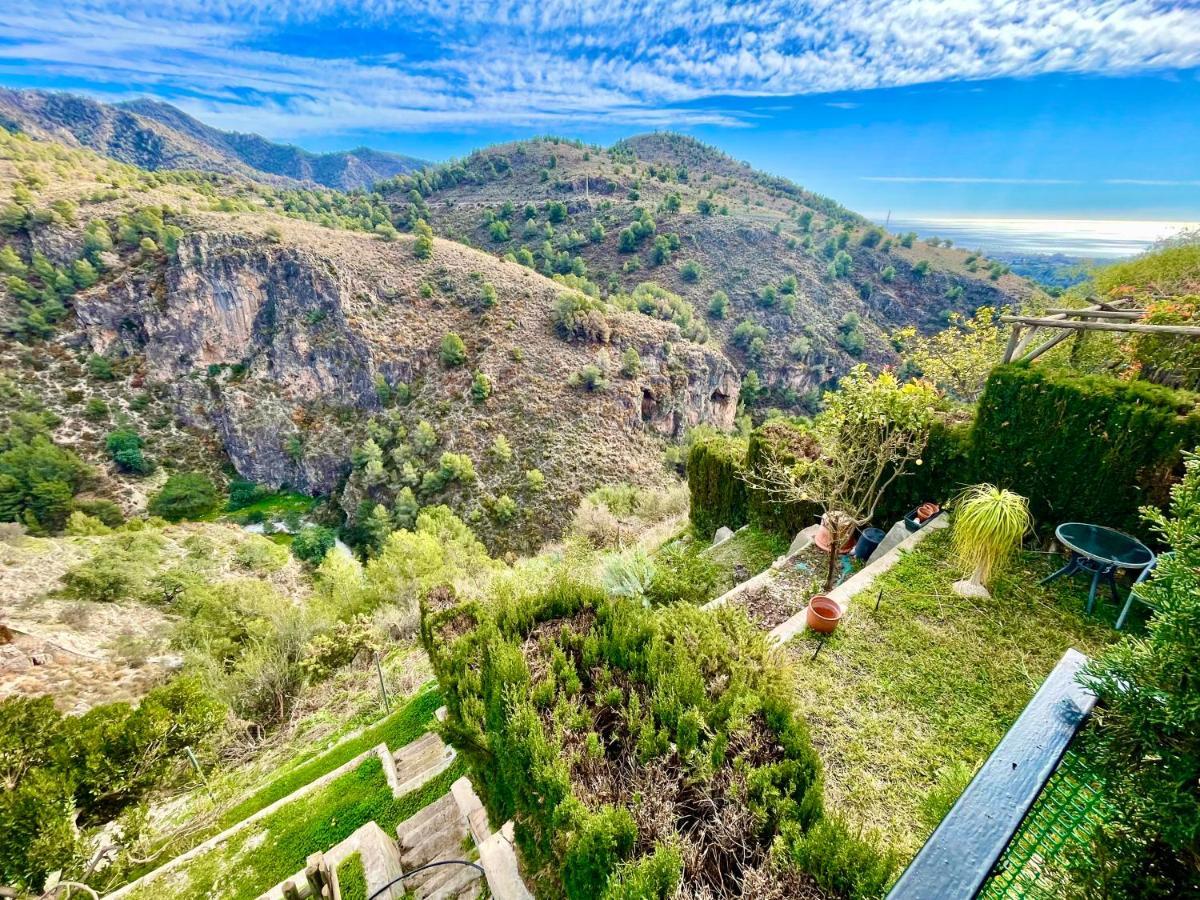 Apartamentos Axarquia 1, terraza privada con vistas a la montaña rio y al mar Frigiliana Exterior foto