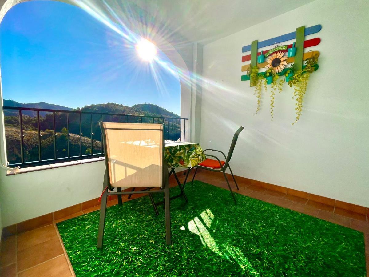 Apartamentos Axarquia 1, terraza privada con vistas a la montaña rio y al mar Frigiliana Exterior foto