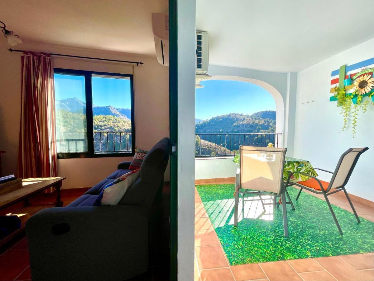 Apartamentos Axarquia 1, terraza privada con vistas a la montaña rio y al mar Frigiliana Exterior foto