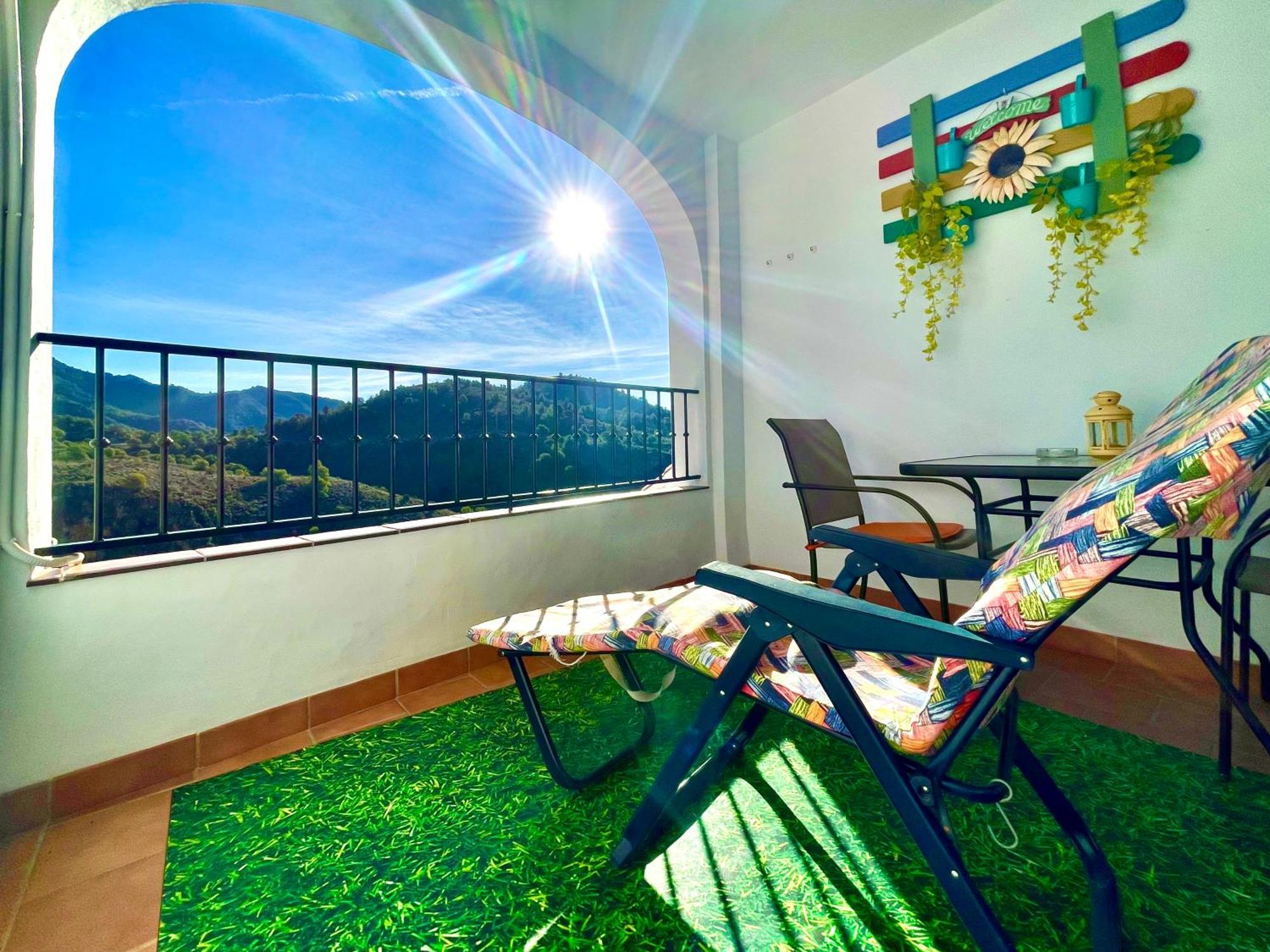 Apartamentos Axarquia 1, terraza privada con vistas a la montaña rio y al mar Frigiliana Exterior foto
