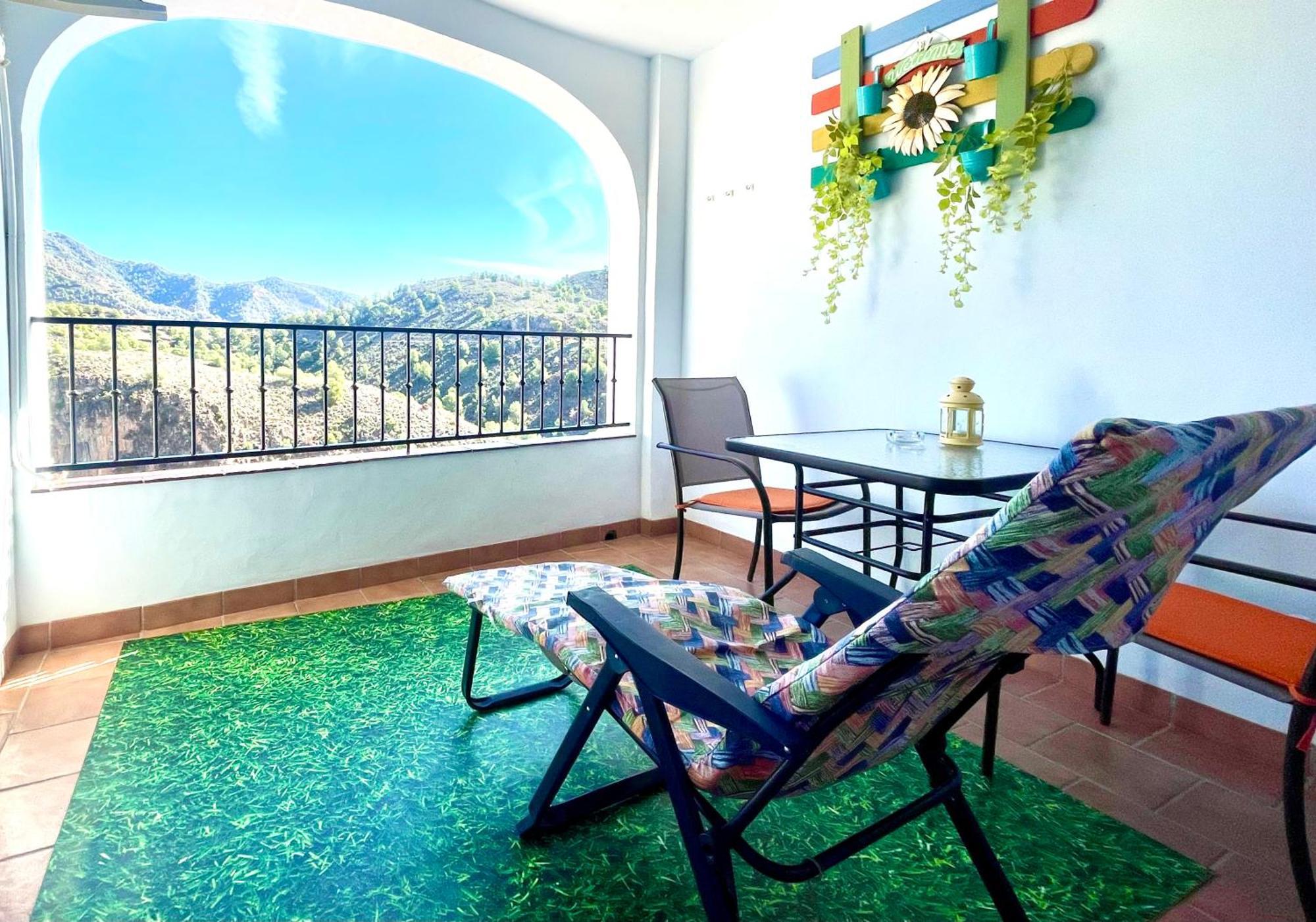 Apartamentos Axarquia 1, terraza privada con vistas a la montaña rio y al mar Frigiliana Exterior foto