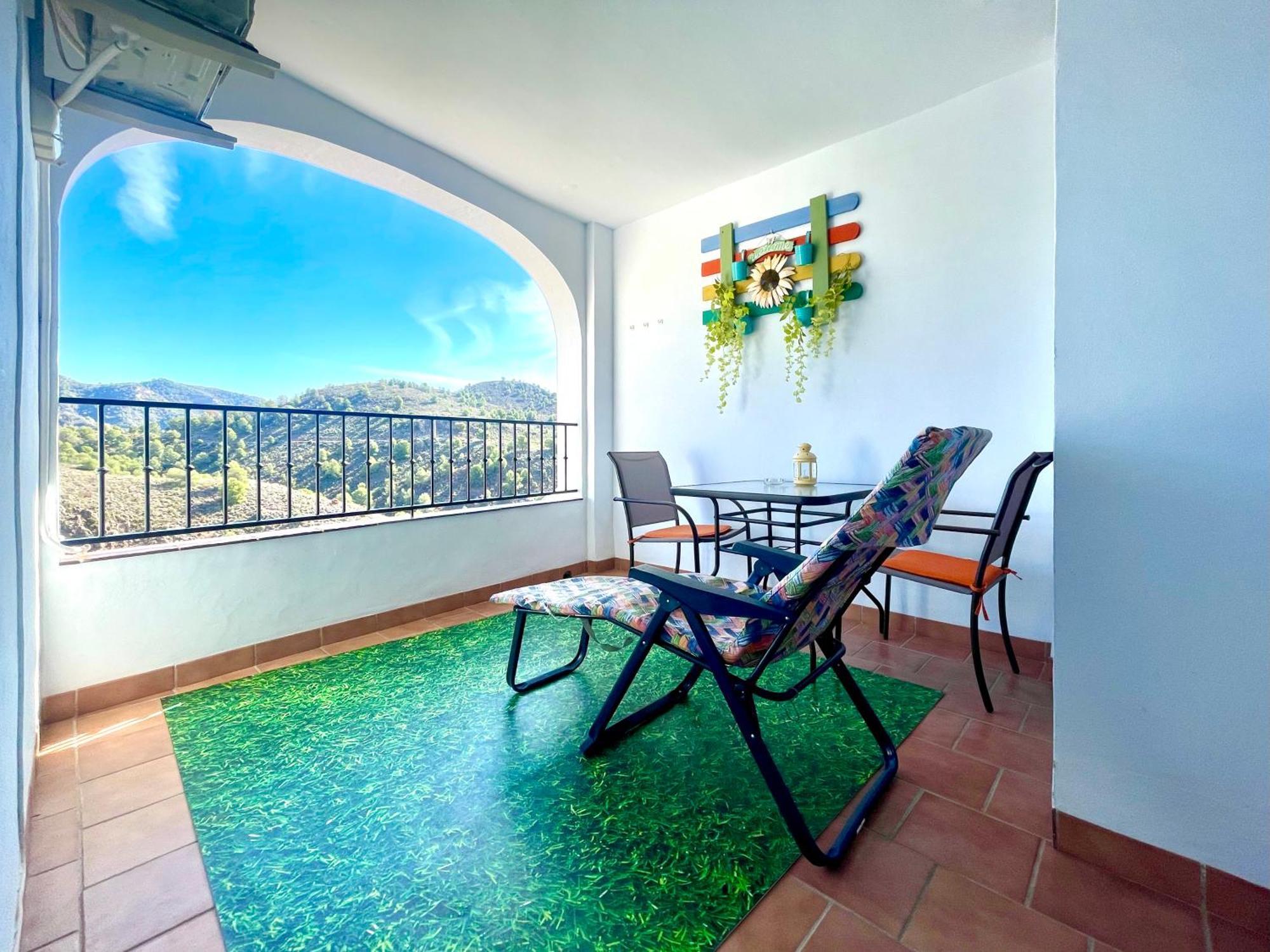 Apartamentos Axarquia 1, terraza privada con vistas a la montaña rio y al mar Frigiliana Exterior foto