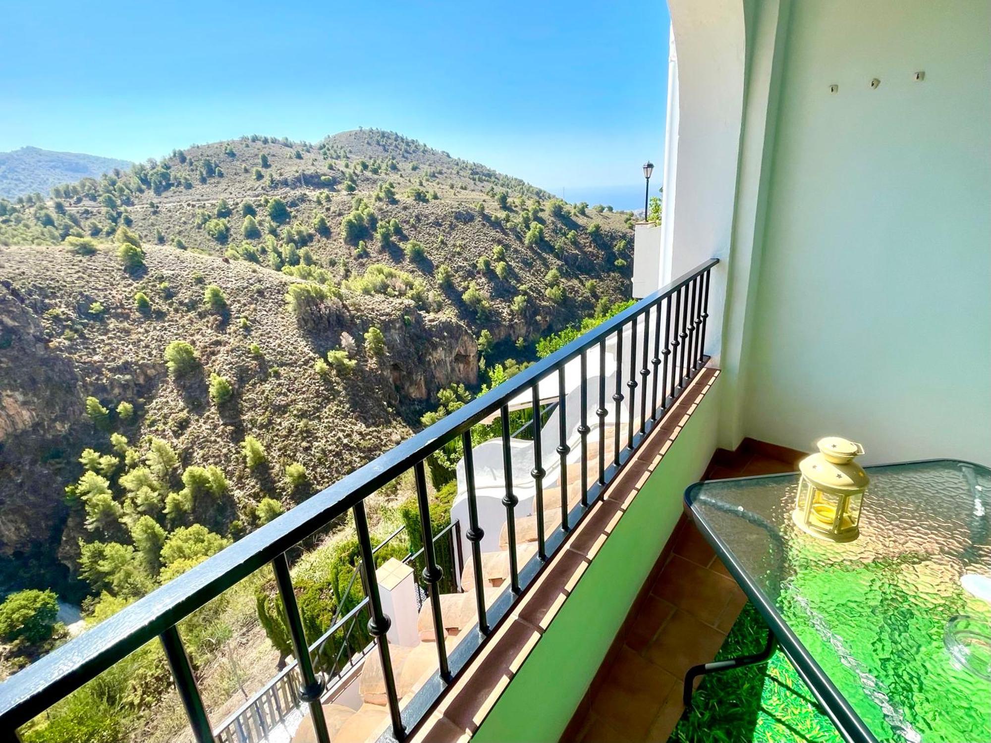 Apartamentos Axarquia 1, terraza privada con vistas a la montaña rio y al mar Frigiliana Exterior foto