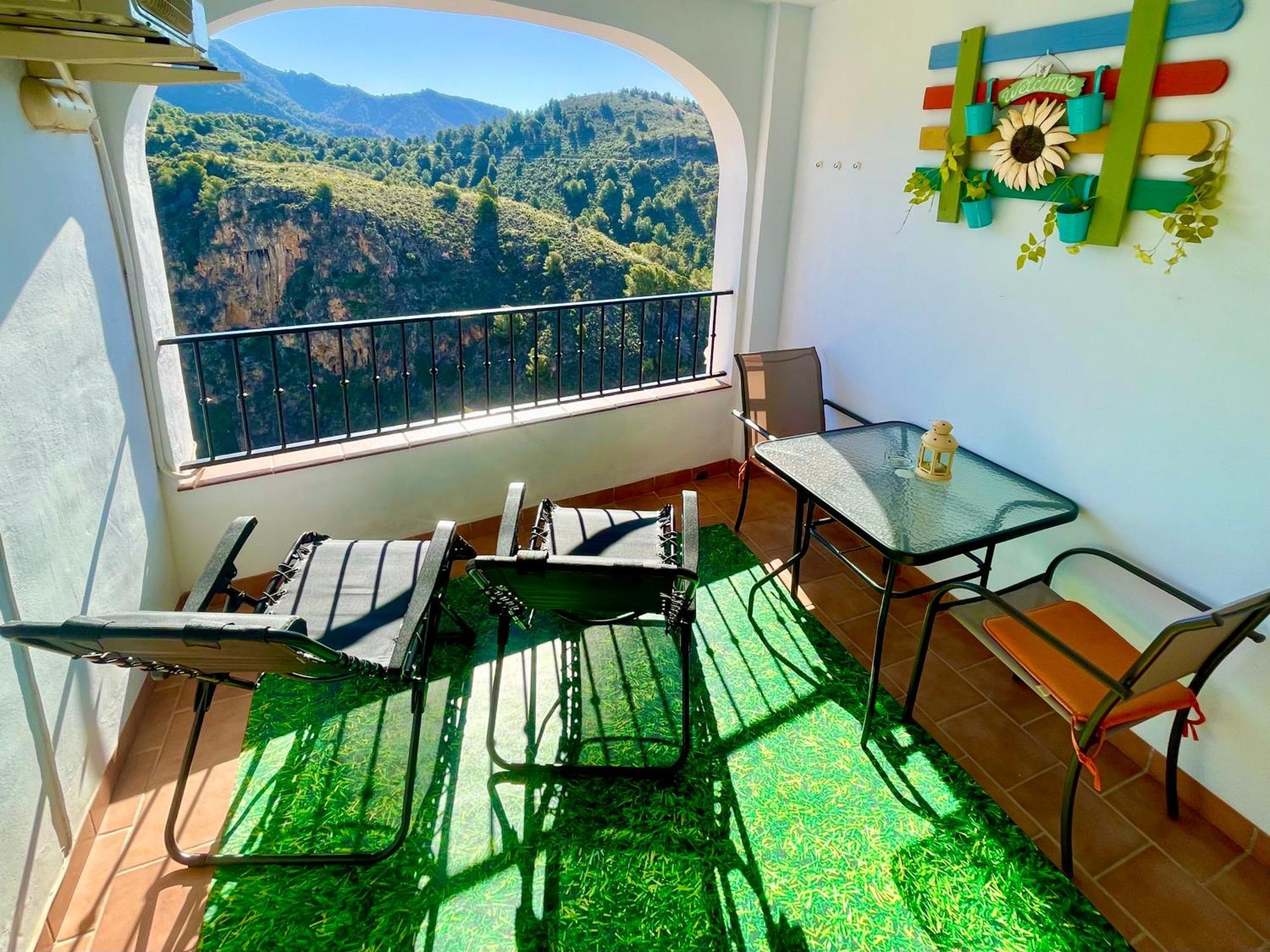 Apartamentos Axarquia 1, terraza privada con vistas a la montaña rio y al mar Frigiliana Exterior foto