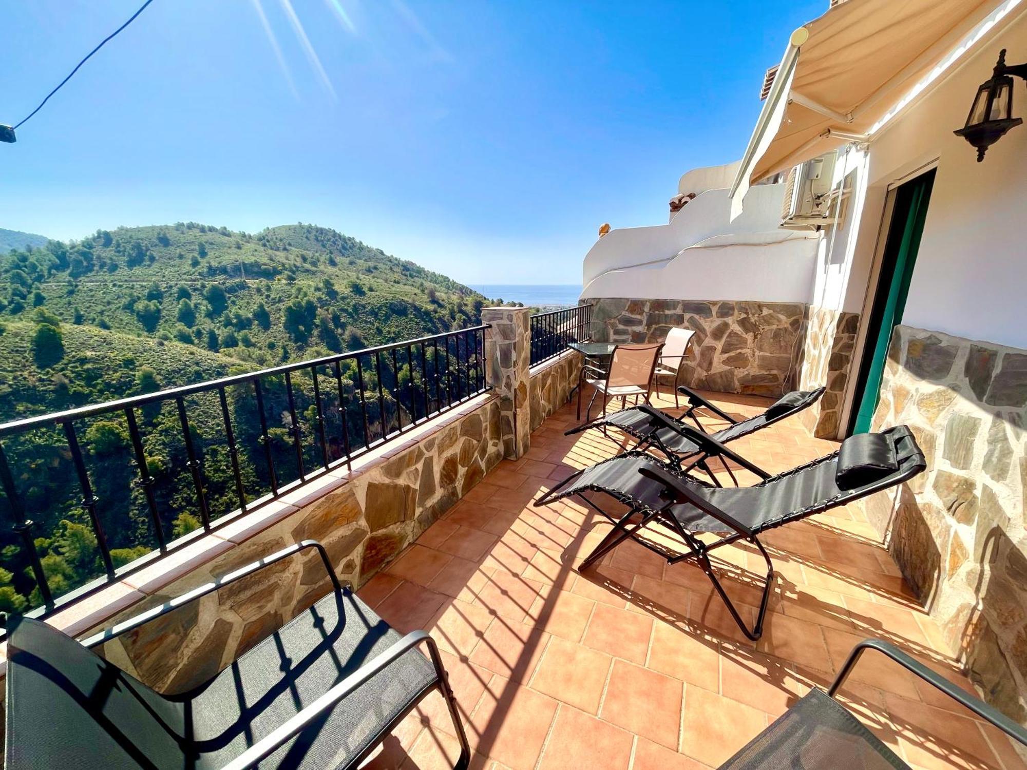 Apartamentos Axarquia 1, terraza privada con vistas a la montaña rio y al mar Frigiliana Exterior foto