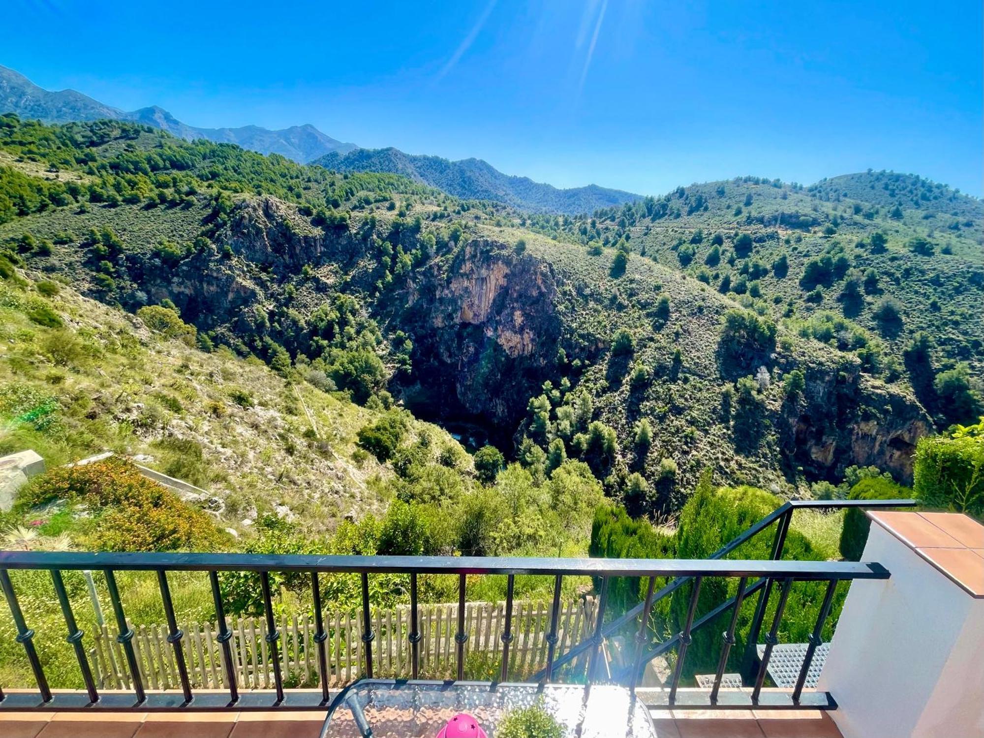 Apartamentos Axarquia 1, terraza privada con vistas a la montaña rio y al mar Frigiliana Exterior foto