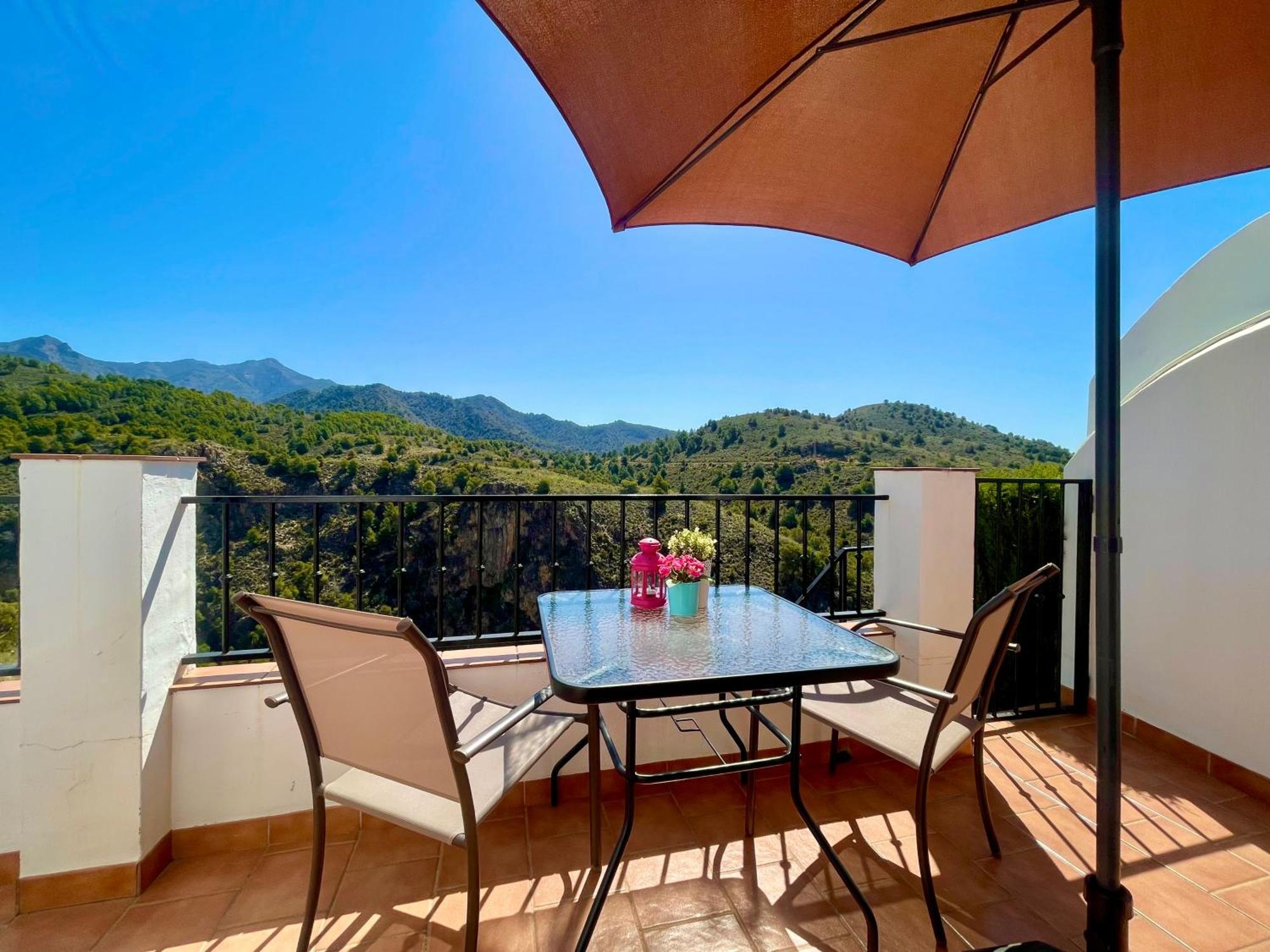 Apartamentos Axarquia 1, terraza privada con vistas a la montaña rio y al mar Frigiliana Exterior foto